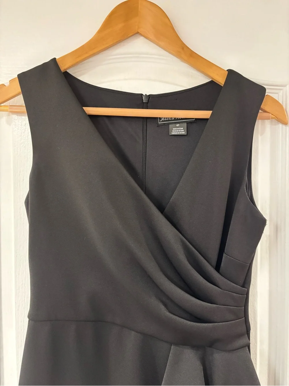 Jessica Howard Black Sleeveless Cascade Ruffle-Front Scuba Fabric Formal Dress